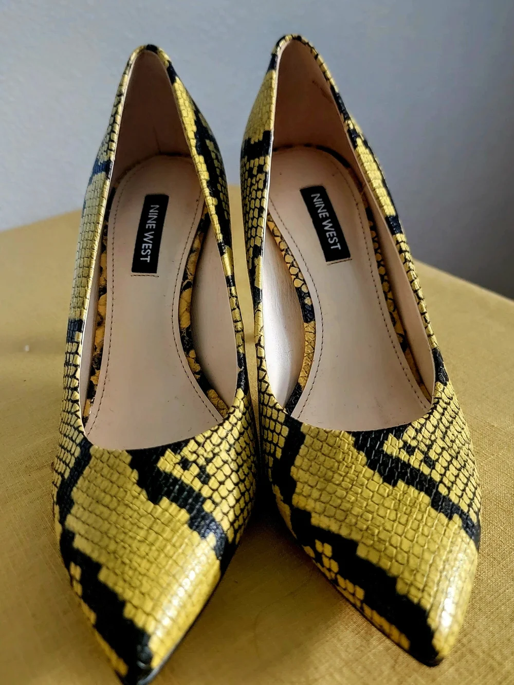 Nine West Yellow Snake-Print Pumps Size 7.5